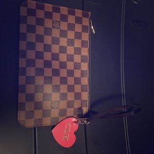 Louis Vuitton pouchette